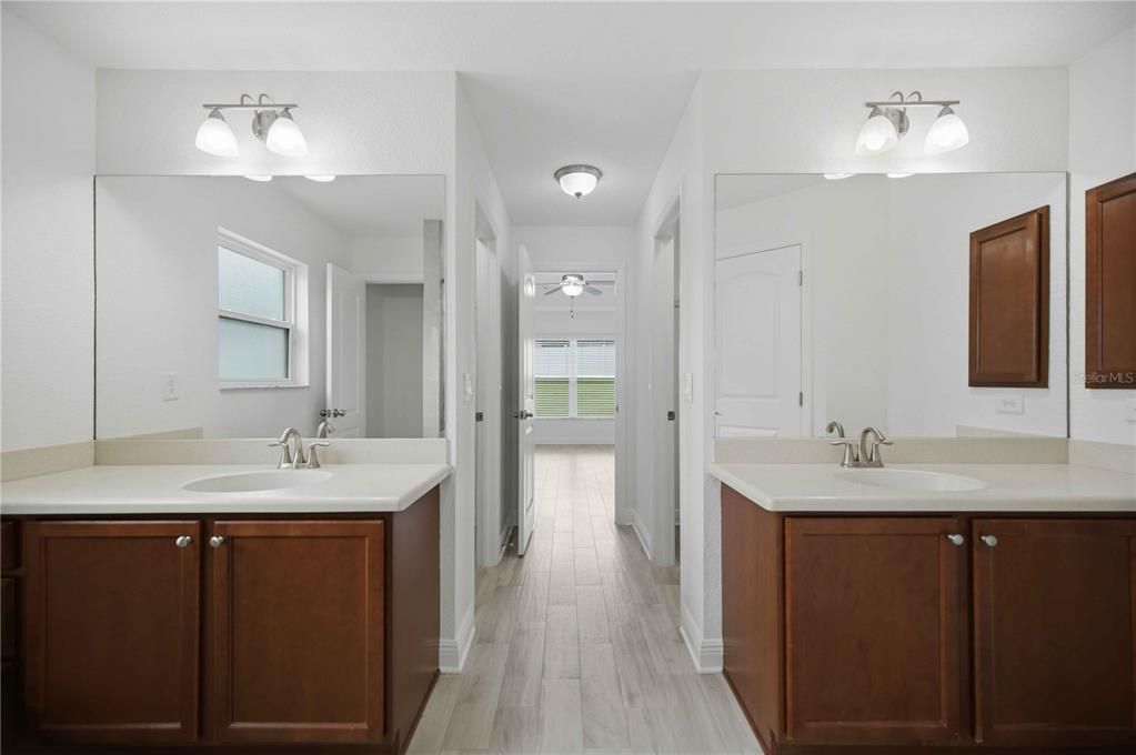 For Sale: $388,999 (4 beds, 2 baths, 2346 Square Feet)