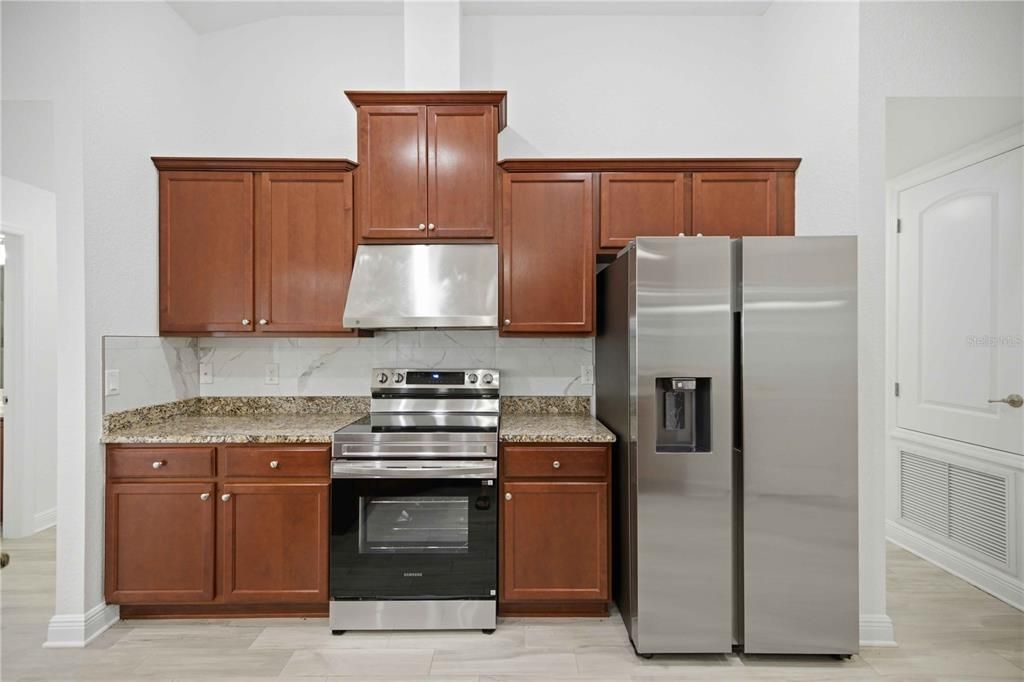 For Sale: $388,999 (4 beds, 2 baths, 2346 Square Feet)