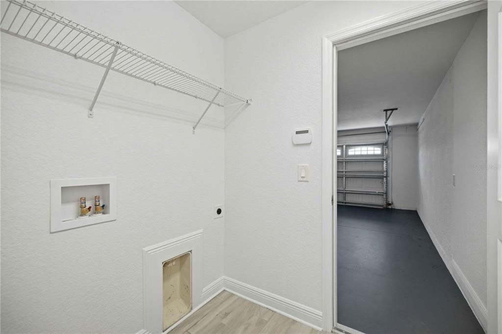 For Sale: $388,999 (4 beds, 2 baths, 2346 Square Feet)
