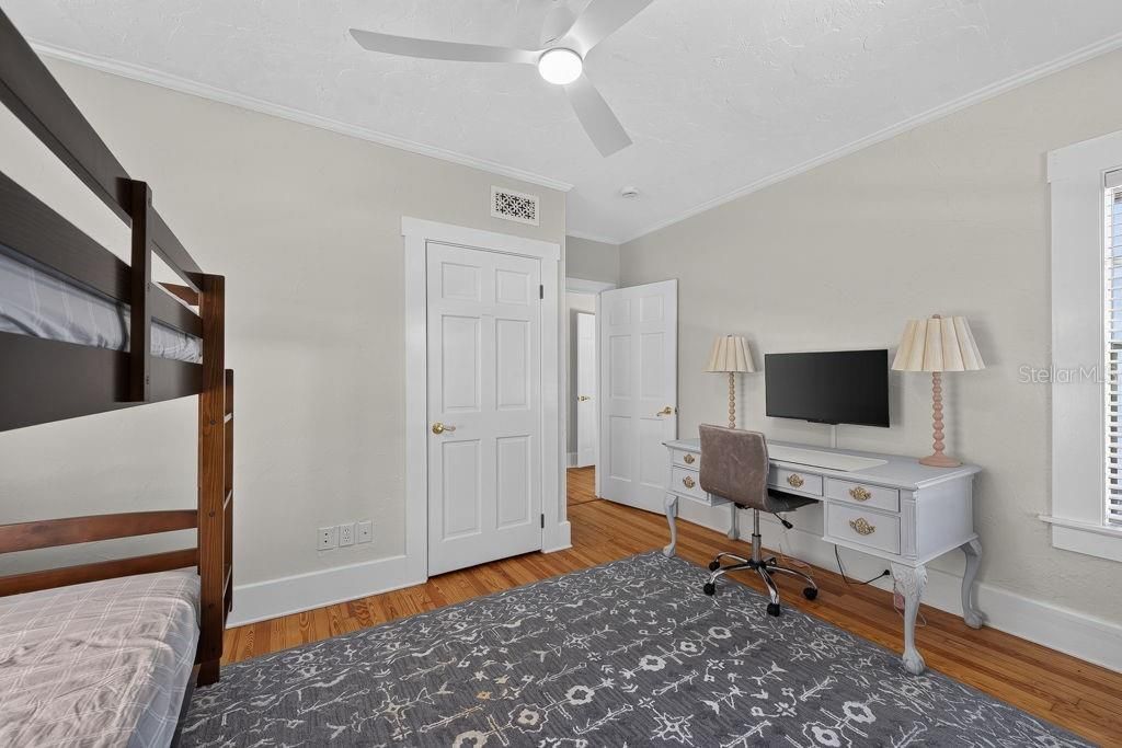 For Sale: $1,250,000 (4 beds, 3 baths, 2320 Square Feet)