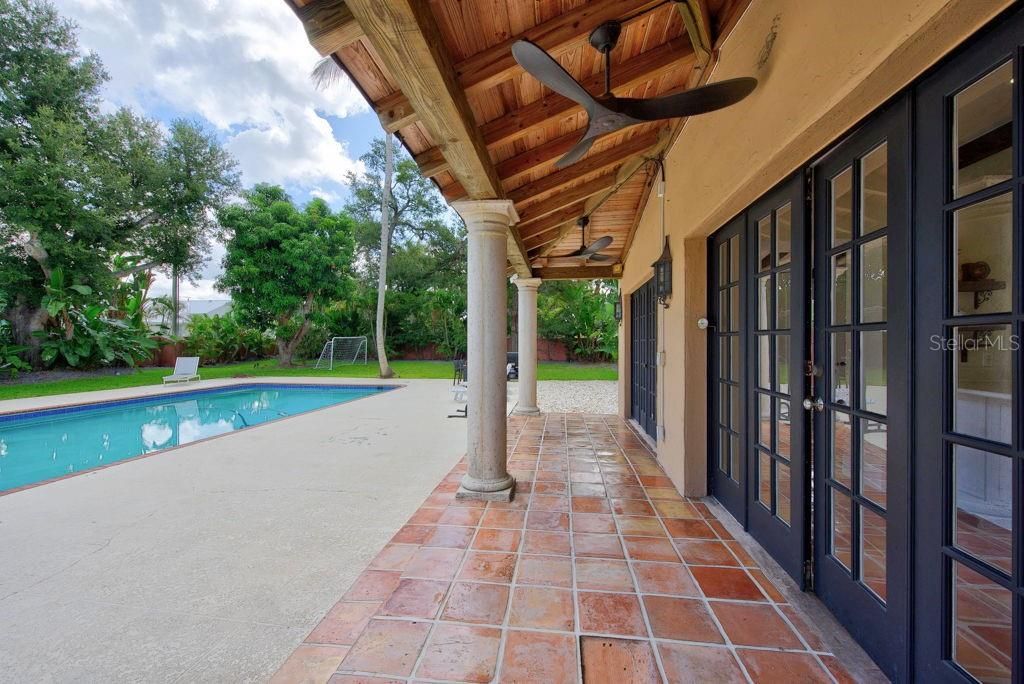 For Sale: $1,250,000 (4 beds, 3 baths, 2320 Square Feet)