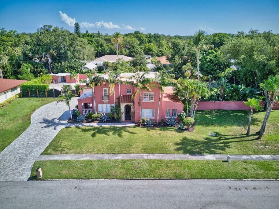 For Sale: $1,250,000 (4 beds, 3 baths, 2320 Square Feet)