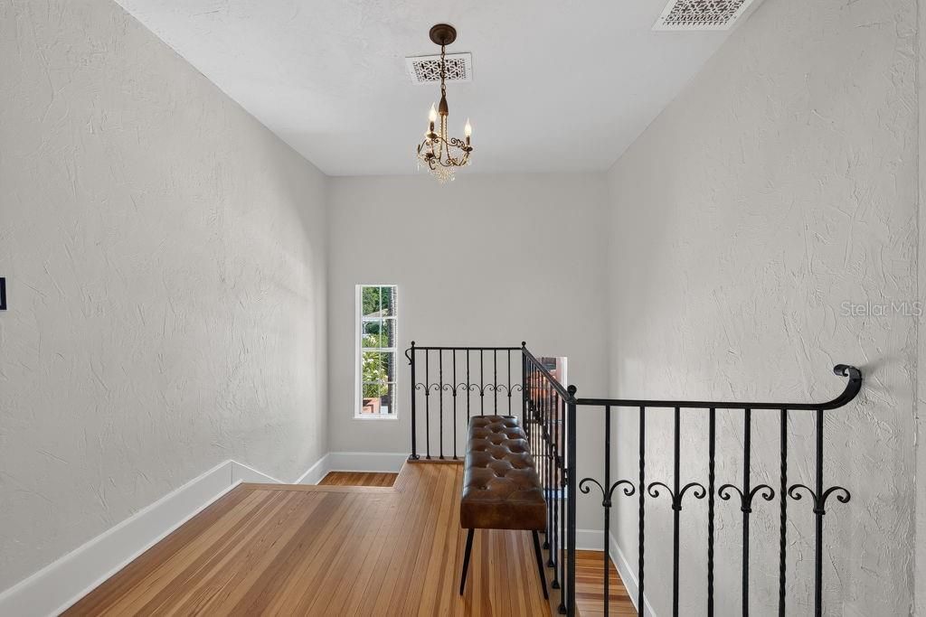 For Sale: $1,250,000 (4 beds, 3 baths, 2320 Square Feet)