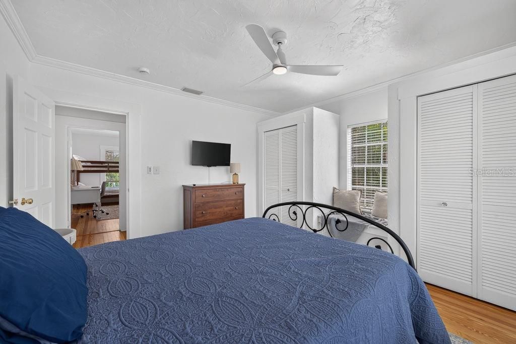 For Sale: $1,250,000 (4 beds, 3 baths, 2320 Square Feet)