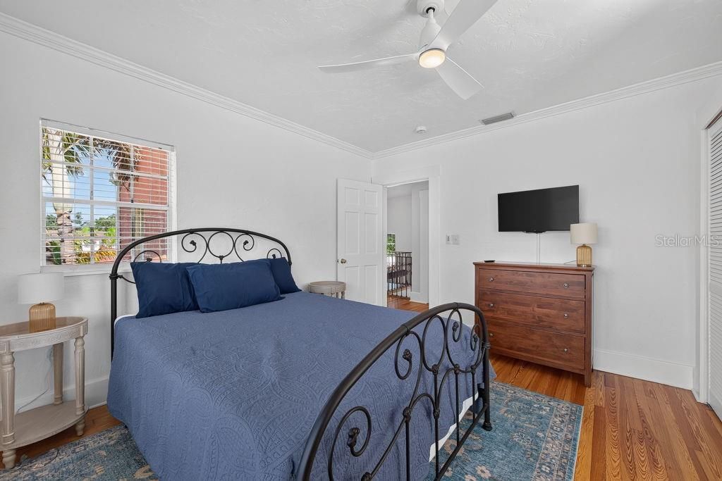 For Sale: $1,250,000 (4 beds, 3 baths, 2320 Square Feet)