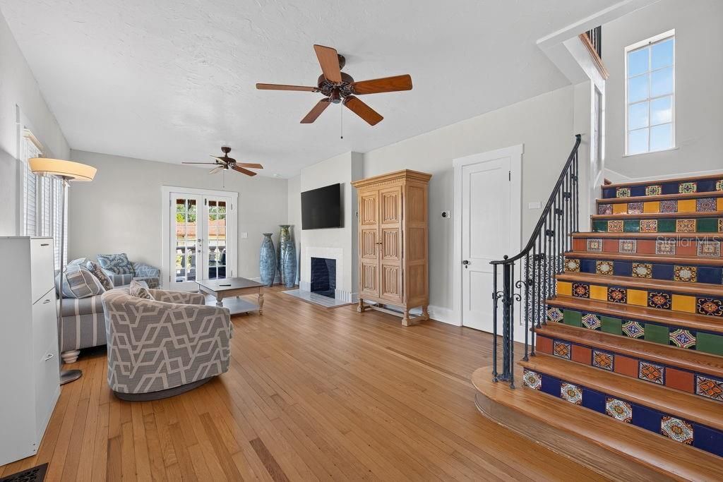 For Sale: $1,250,000 (4 beds, 3 baths, 2320 Square Feet)