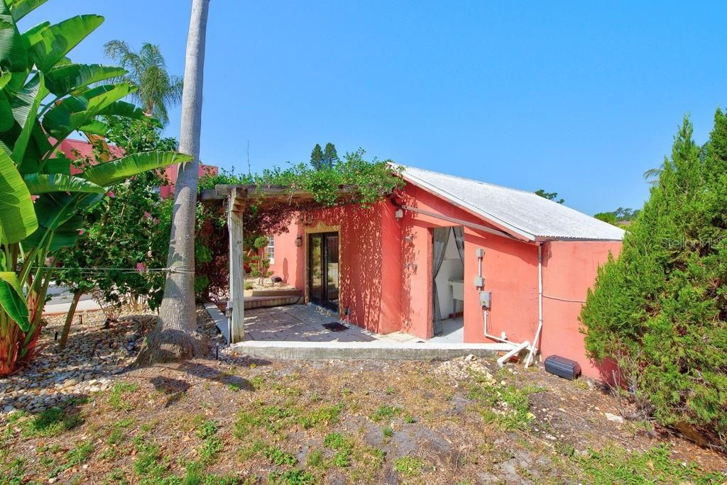 For Sale: $1,250,000 (4 beds, 3 baths, 2320 Square Feet)