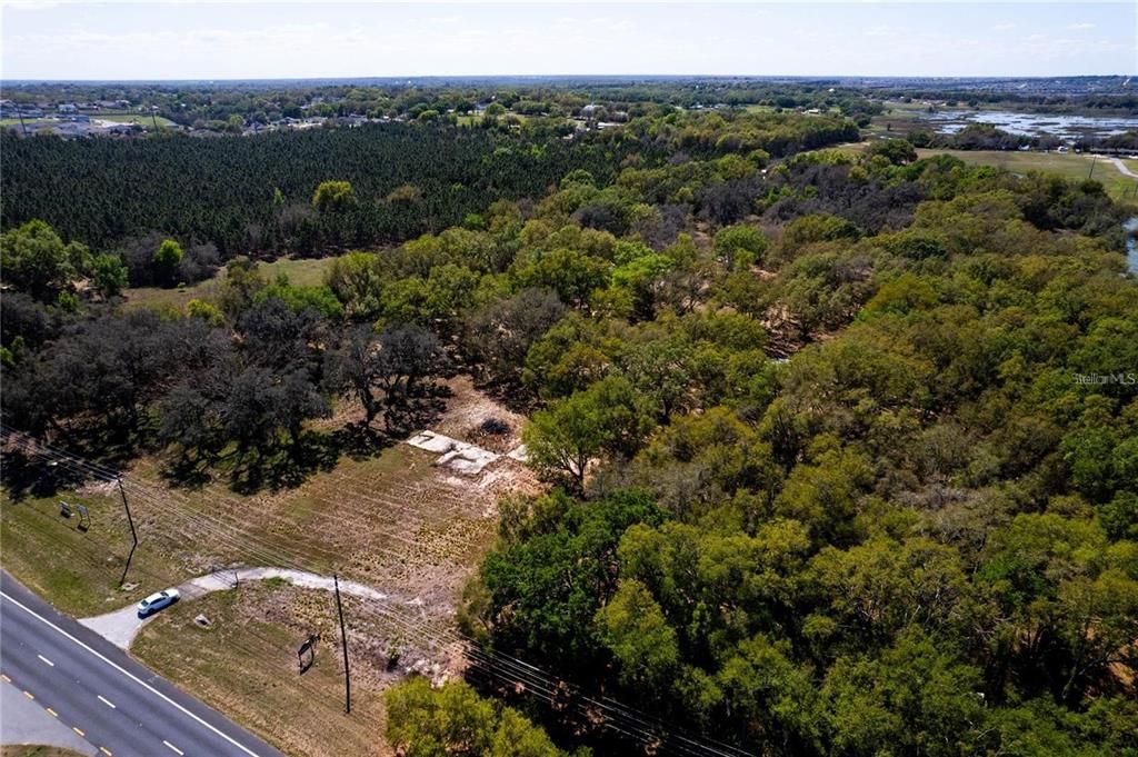 En Venta: $7,499,000 (13.73 acres)