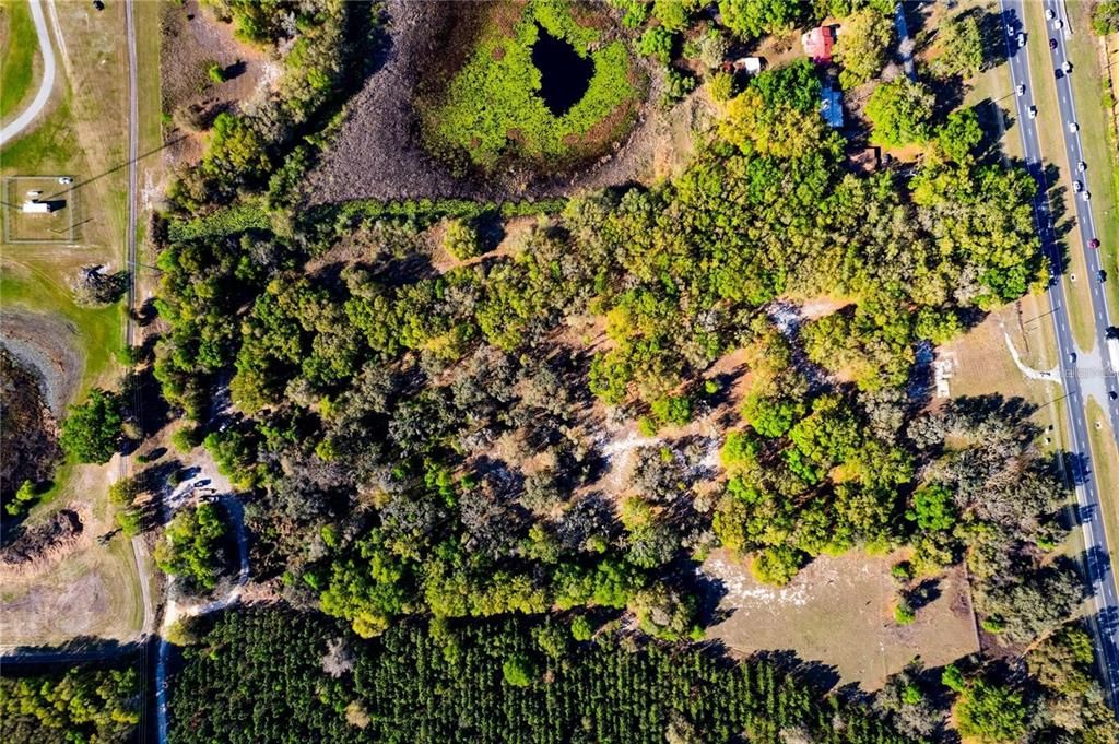 En Venta: $7,499,000 (13.73 acres)