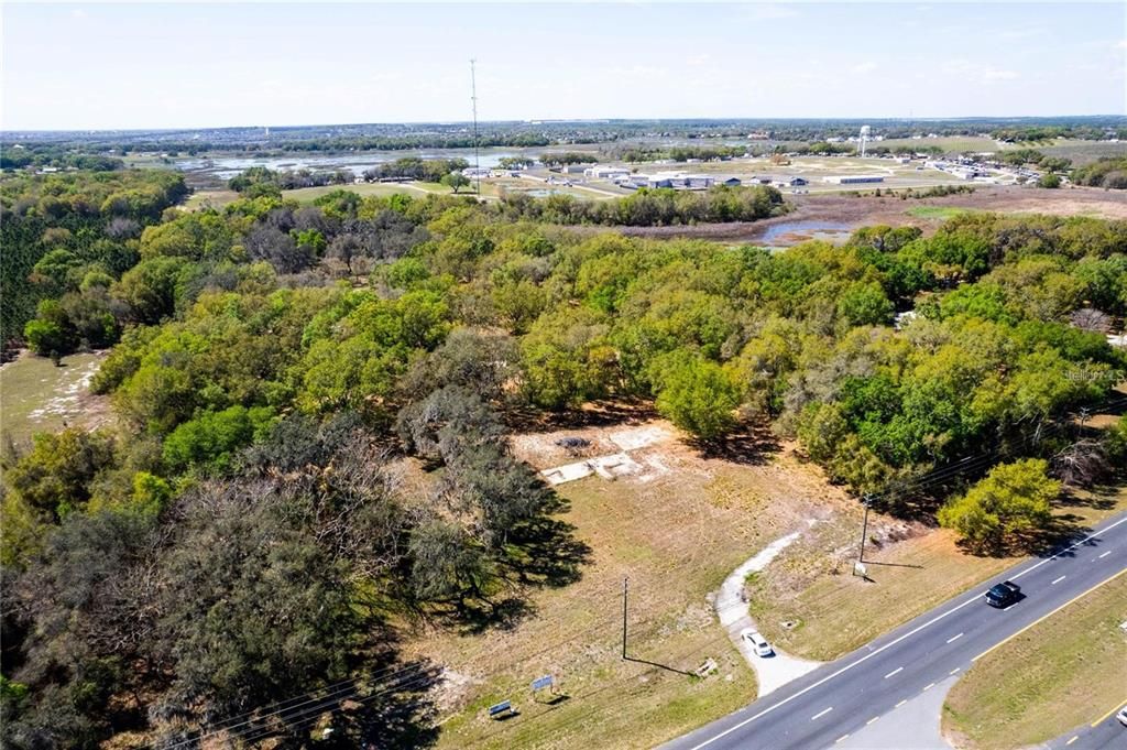 En Venta: $7,499,000 (13.73 acres)