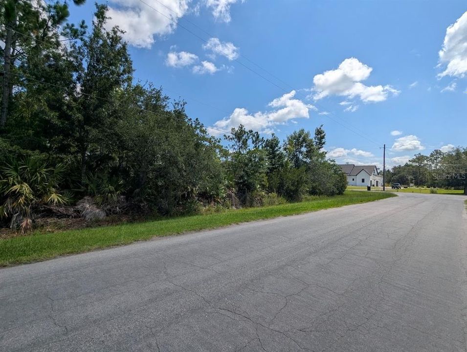 Activo con contrato: $139,900 (1.03 acres)