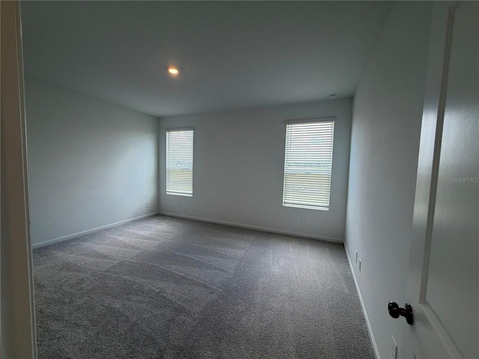 В аренду: $2,990 (5 спален, 3 ванн, 2546 Квадратных фут)