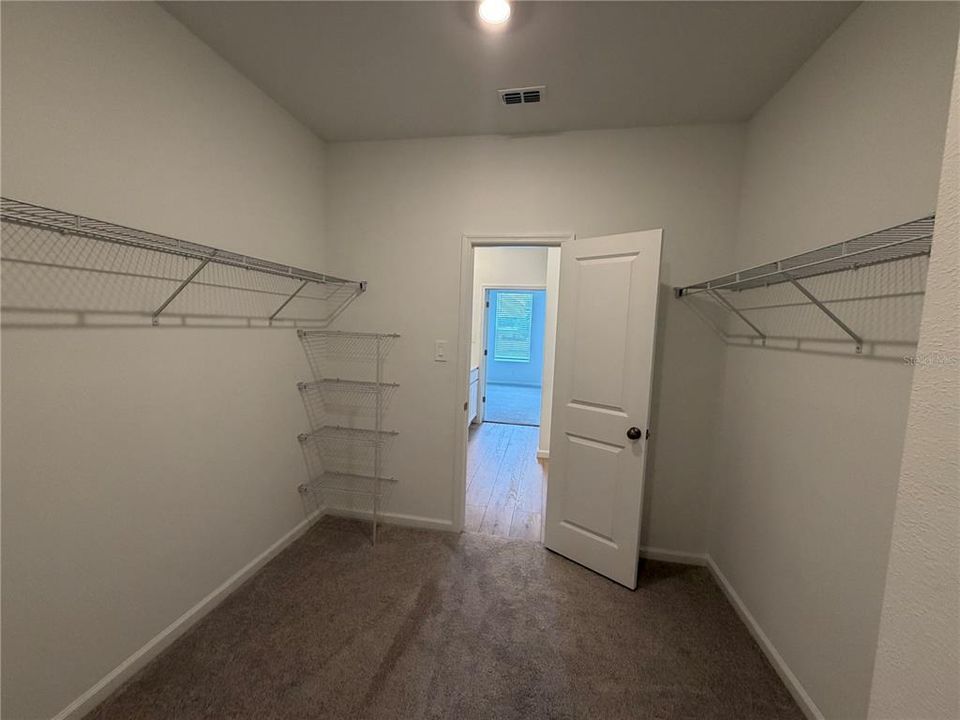 В аренду: $2,990 (5 спален, 3 ванн, 2546 Квадратных фут)