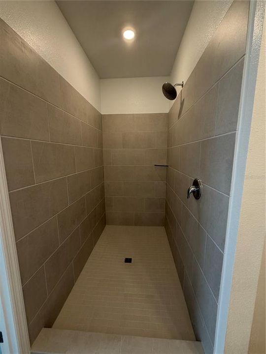 В аренду: $2,990 (5 спален, 3 ванн, 2546 Квадратных фут)