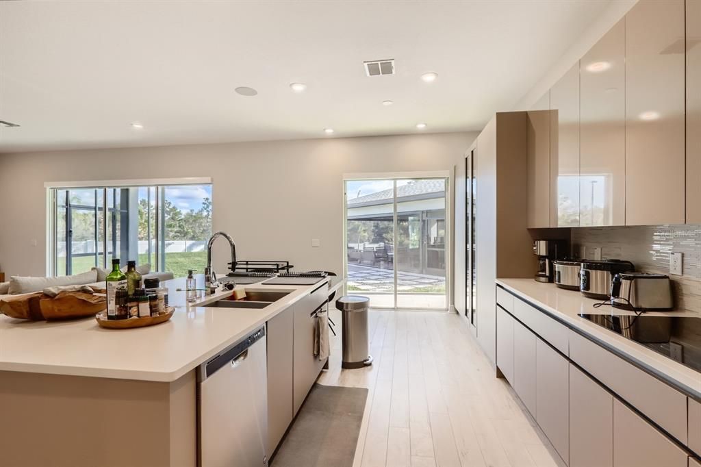 En Venta: $2,200,000 (6 camas, 4 baños, 4311 Pies cuadrados)