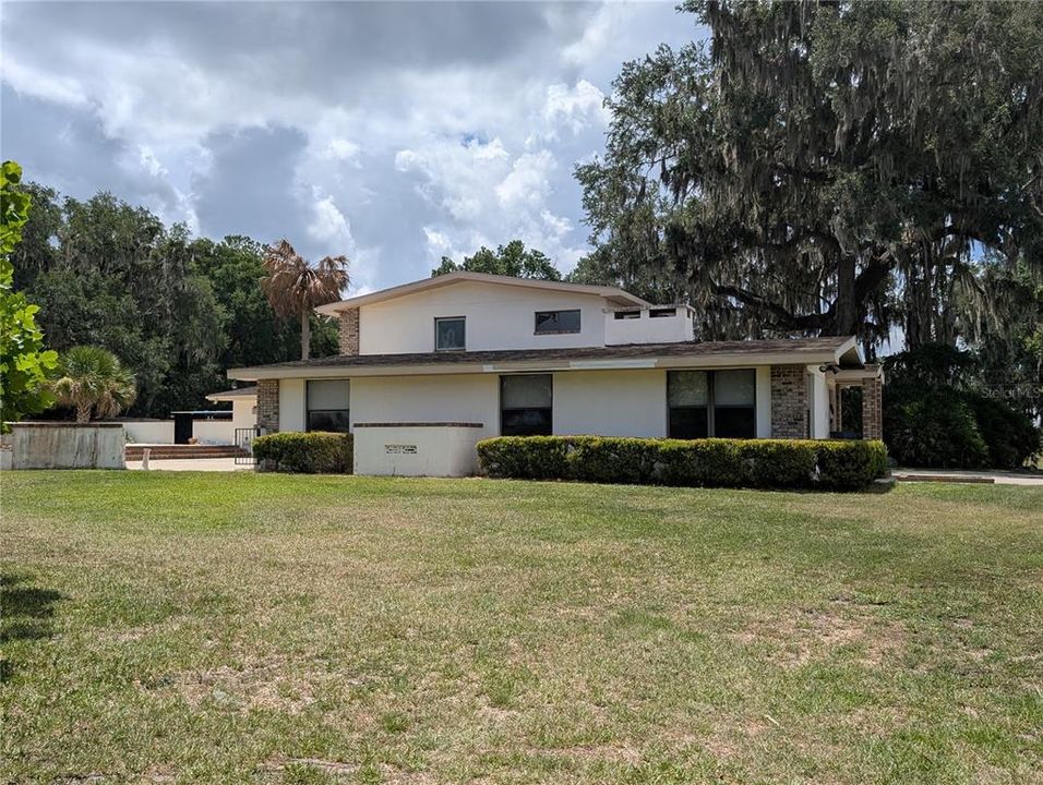 For Sale: $1,299,999 (6 beds, 4 baths, 5072 Square Feet)