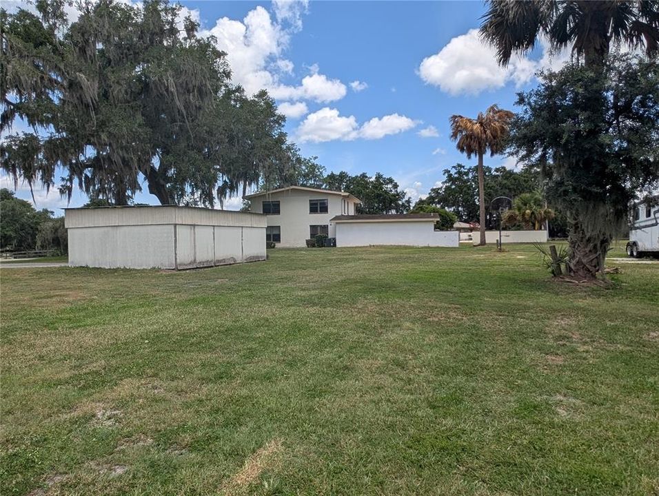 For Sale: $1,299,999 (6 beds, 4 baths, 5072 Square Feet)