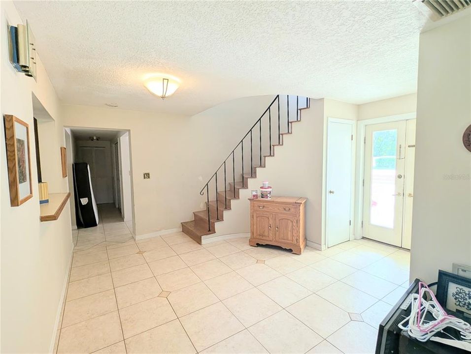 For Sale: $1,299,999 (6 beds, 4 baths, 5072 Square Feet)