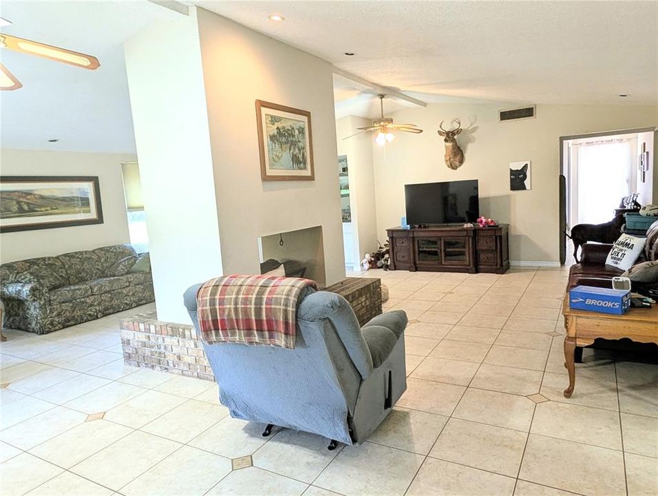 For Sale: $1,299,999 (6 beds, 4 baths, 5072 Square Feet)