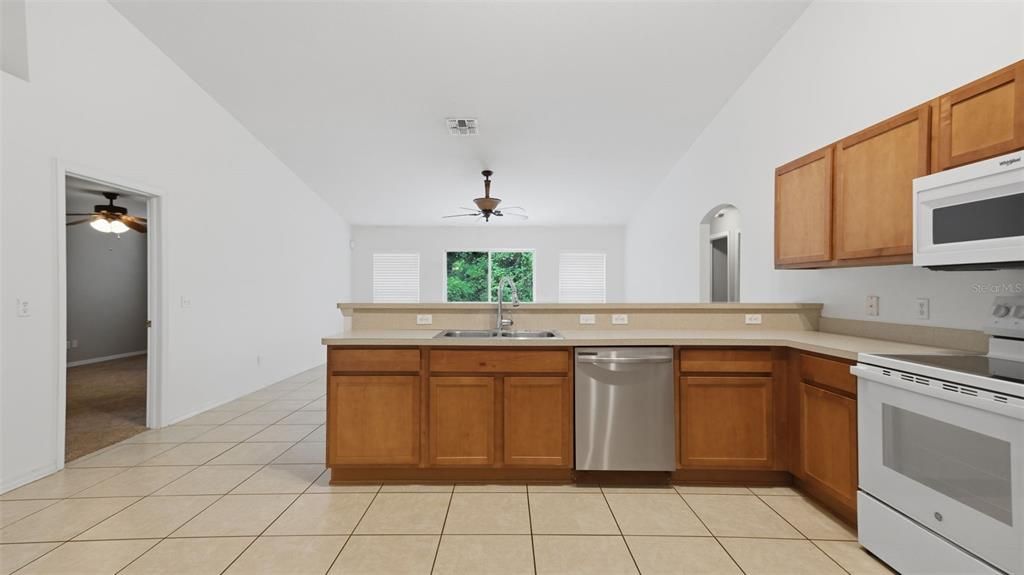 En Venta: $315,000 (4 camas, 2 baños, 2144 Pies cuadrados)