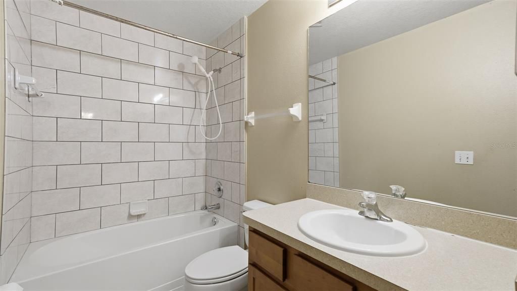 En Venta: $315,000 (4 camas, 2 baños, 2144 Pies cuadrados)