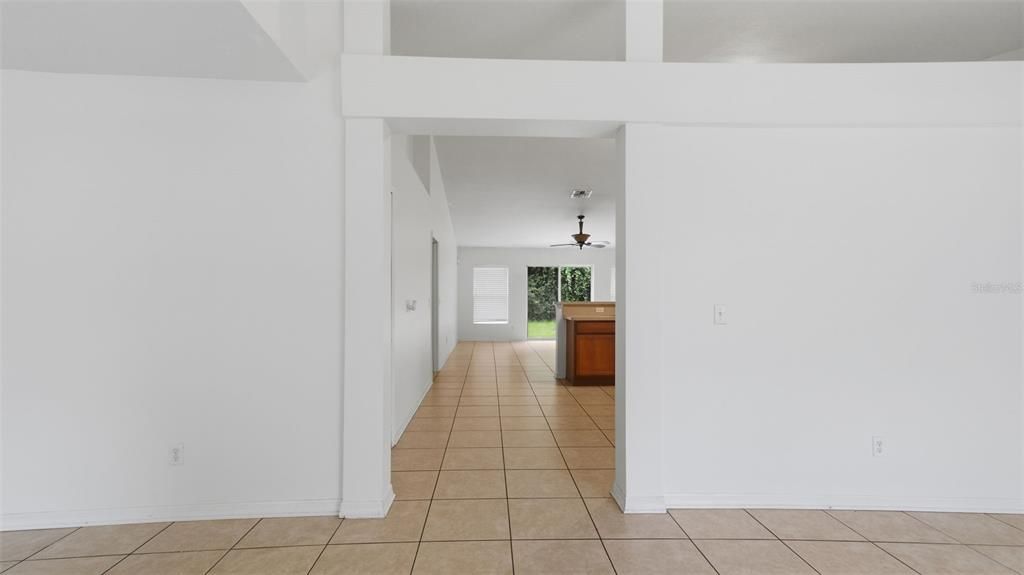 En Venta: $315,000 (4 camas, 2 baños, 2144 Pies cuadrados)