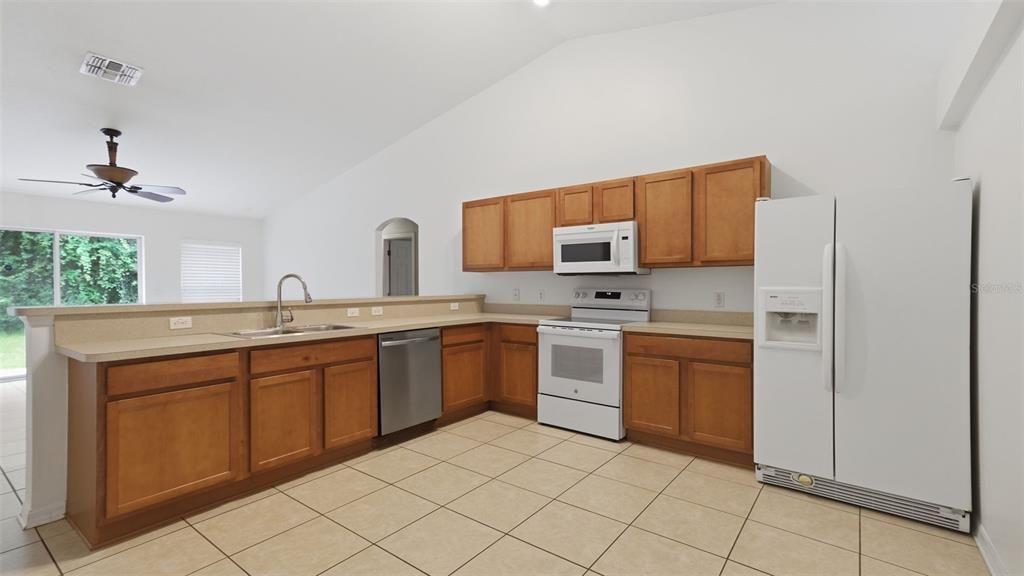 En Venta: $315,000 (4 camas, 2 baños, 2144 Pies cuadrados)