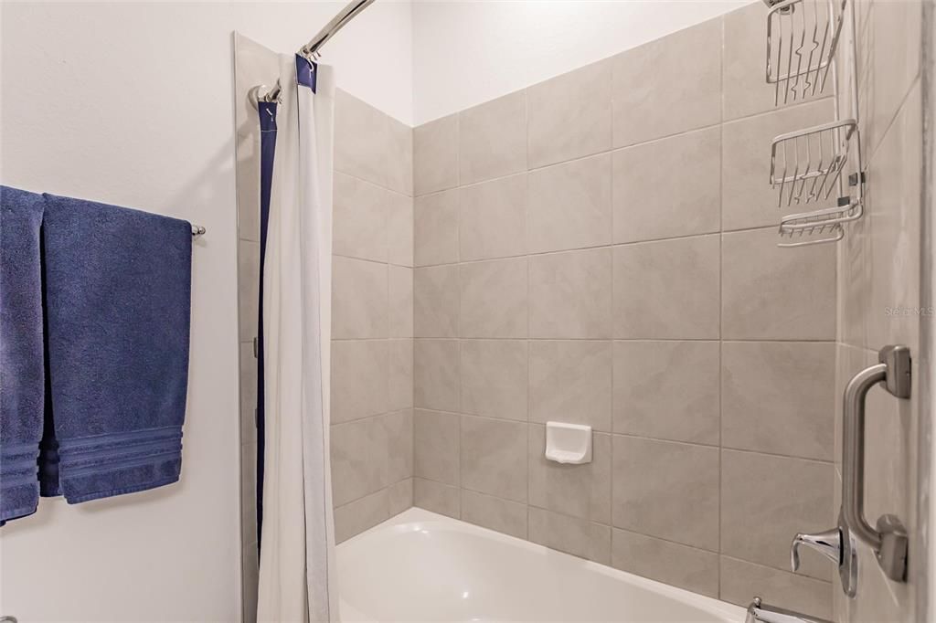 На продажу: $339,000 (3 спален, 2 ванн, 1407 Квадратных фут)