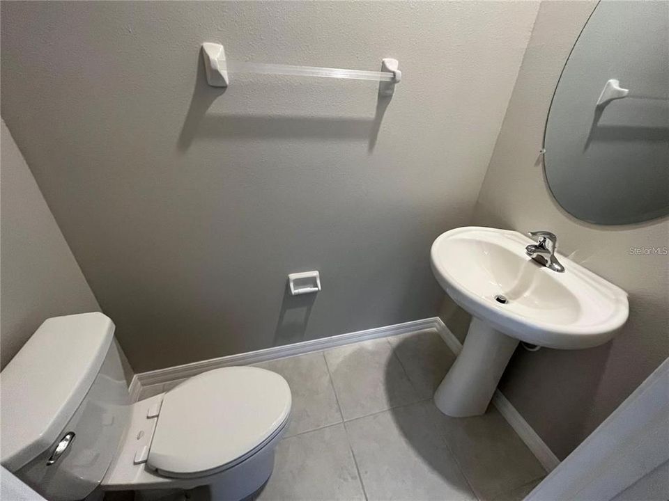 Activo con contrato: $2,095 (3 camas, 2 baños, 1597 Pies cuadrados)