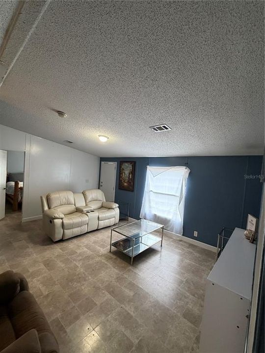 For Sale: $220,000 (3 beds, 2 baths, 960 Square Feet)