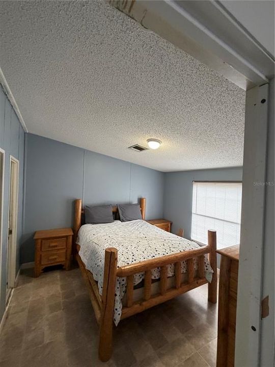 For Sale: $220,000 (3 beds, 2 baths, 960 Square Feet)