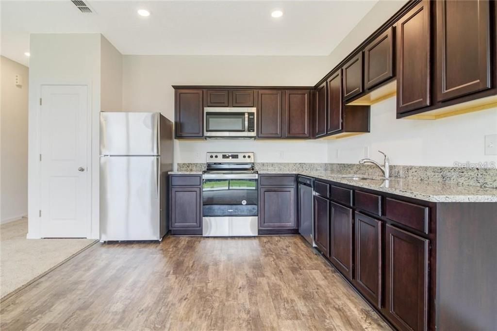 En Venta: $198,900 (3 camas, 2 baños, 1404 Pies cuadrados)