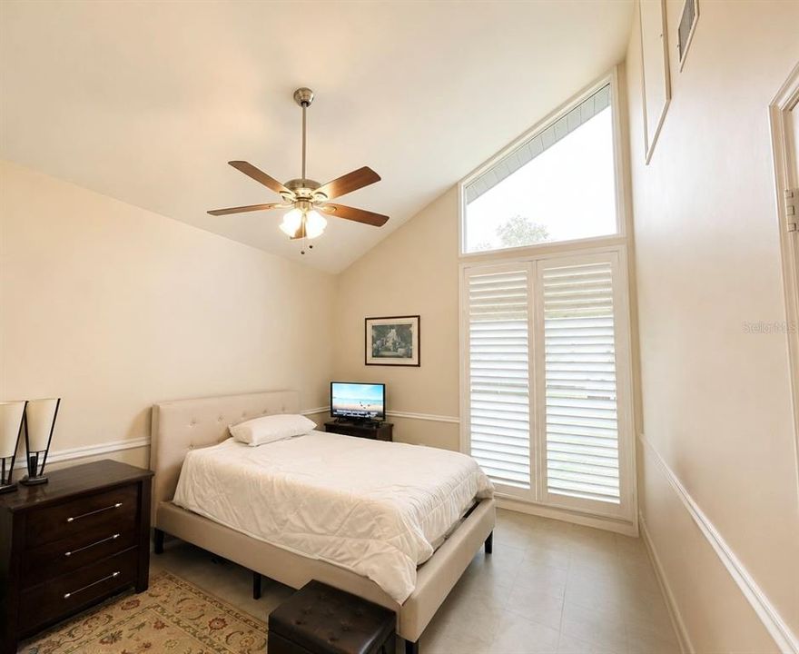 Activo con contrato: $579,000 (4 camas, 2 baños, 2218 Pies cuadrados)