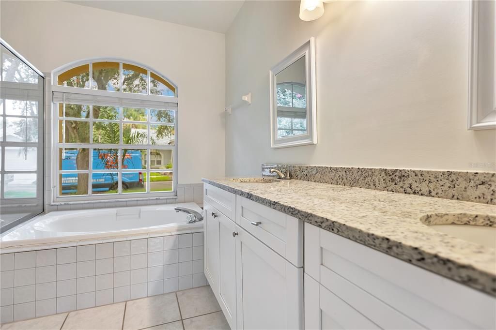En Venta: $519,900 (4 camas, 3 baños, 2179 Pies cuadrados)