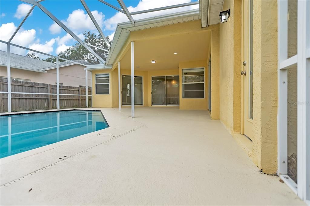 En Venta: $519,900 (4 camas, 3 baños, 2179 Pies cuadrados)