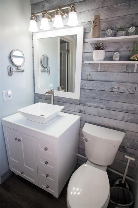 For Sale: $382,500 (3 beds, 1 baths, 1337 Square Feet)