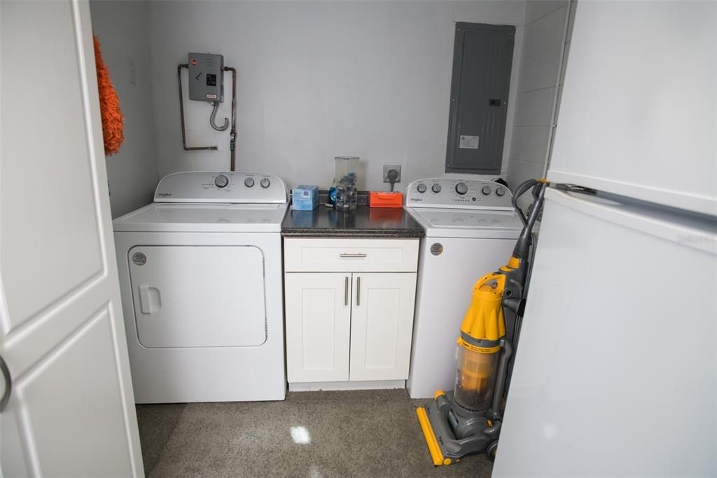 For Sale: $382,500 (3 beds, 1 baths, 1337 Square Feet)