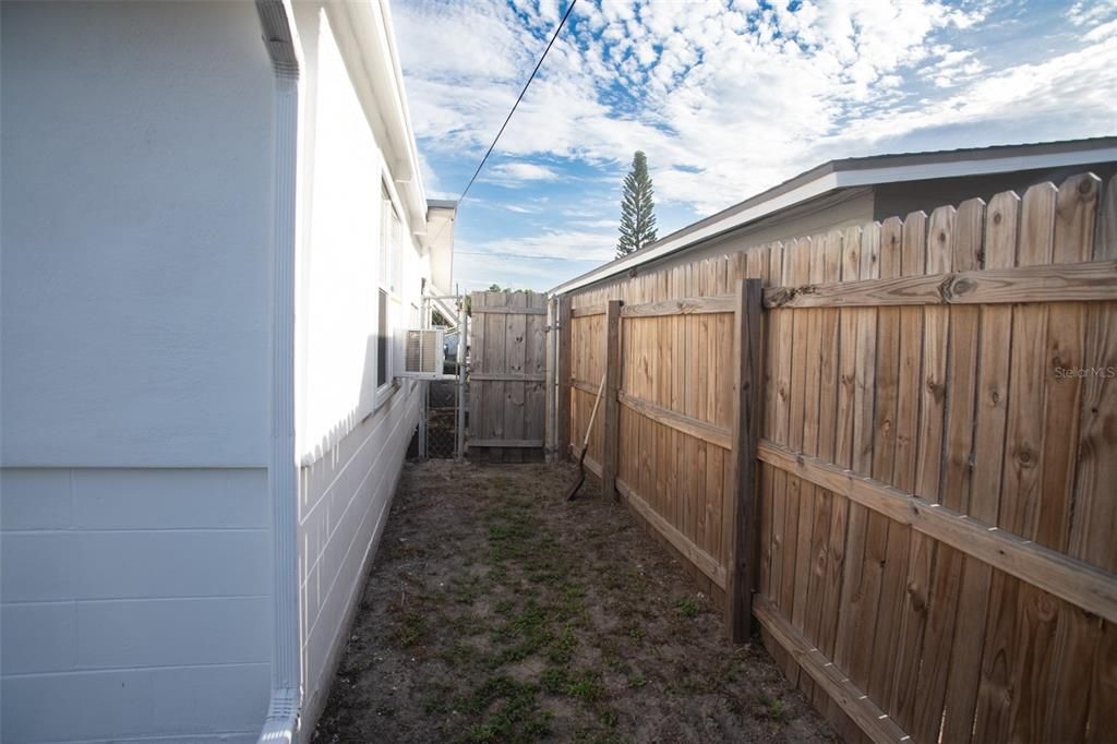 For Sale: $382,500 (3 beds, 1 baths, 1337 Square Feet)