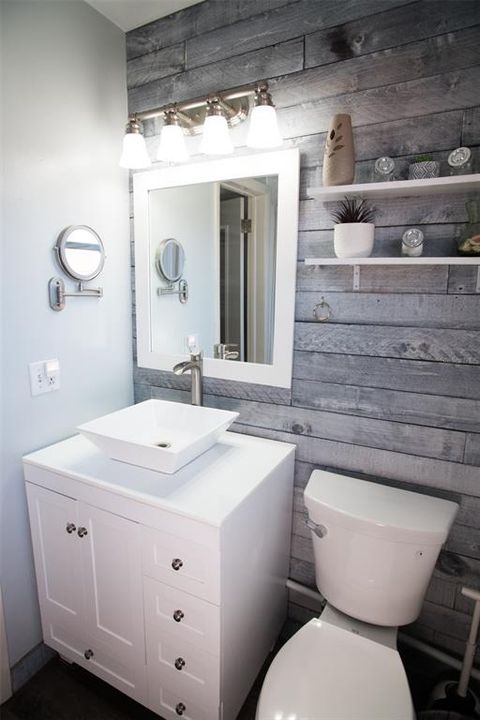For Sale: $382,500 (3 beds, 1 baths, 1337 Square Feet)
