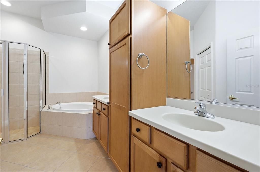 For Sale: $549,000 (4 beds, 3 baths, 2733 Square Feet)