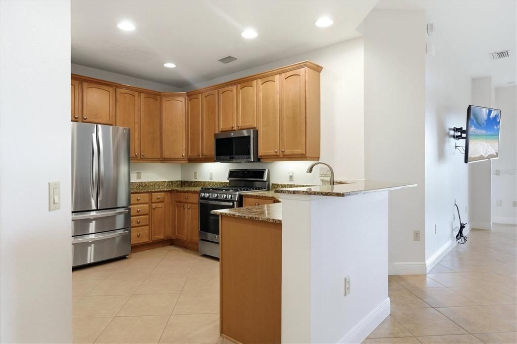For Sale: $549,000 (4 beds, 3 baths, 2733 Square Feet)