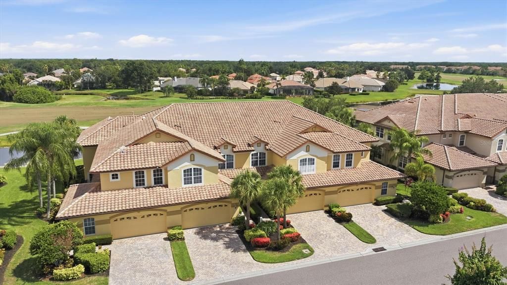For Sale: $549,000 (4 beds, 3 baths, 2733 Square Feet)