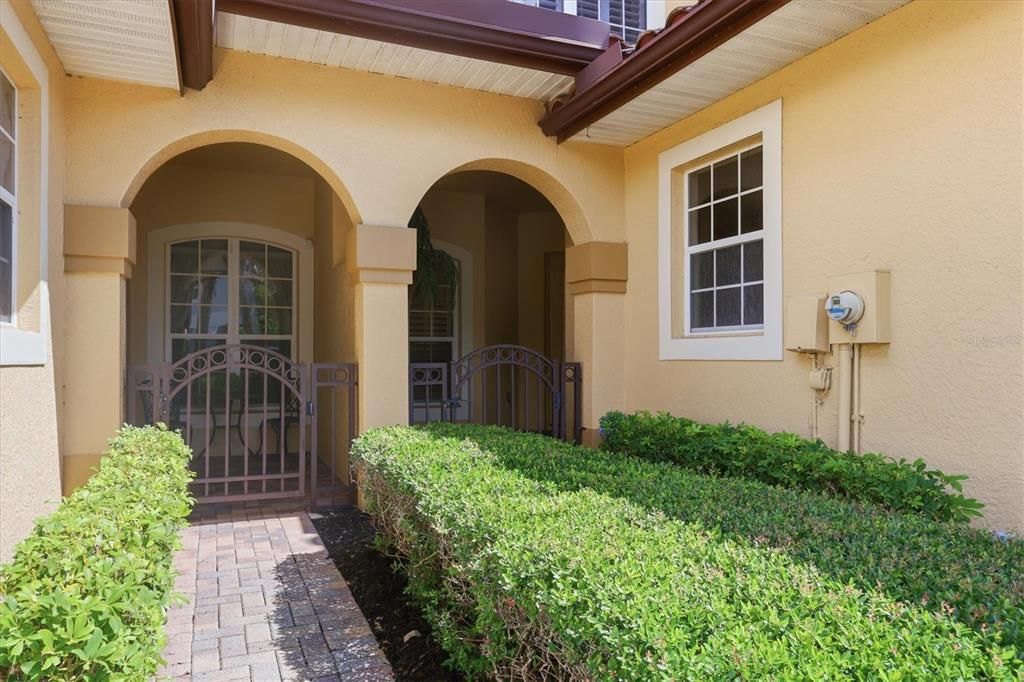 For Sale: $549,000 (4 beds, 3 baths, 2733 Square Feet)