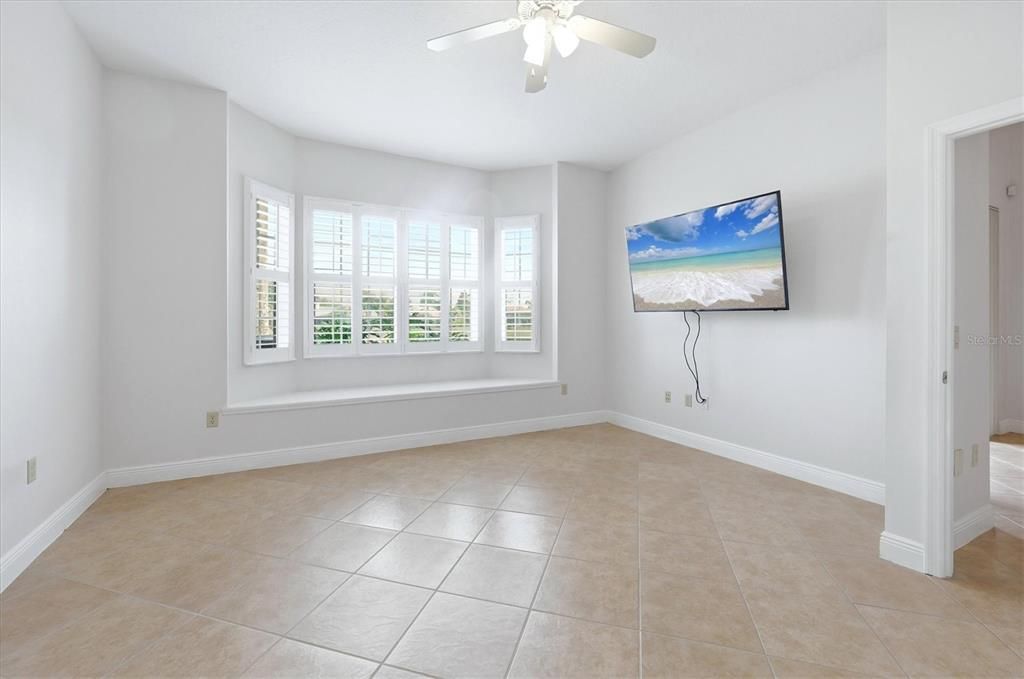 For Sale: $549,000 (4 beds, 3 baths, 2733 Square Feet)