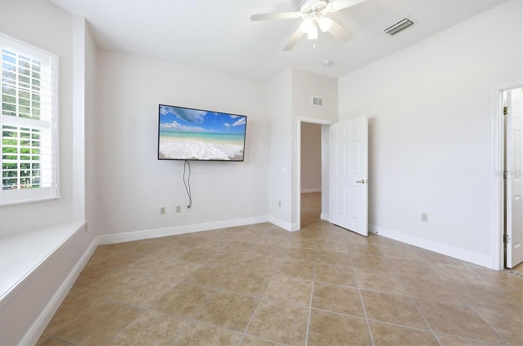 For Sale: $549,000 (4 beds, 3 baths, 2733 Square Feet)