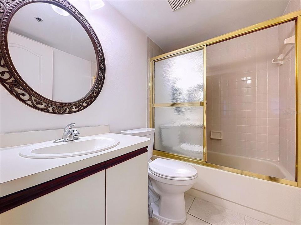 На продажу: $150,000 (2 спален, 2 ванн, 1007 Квадратных фут)