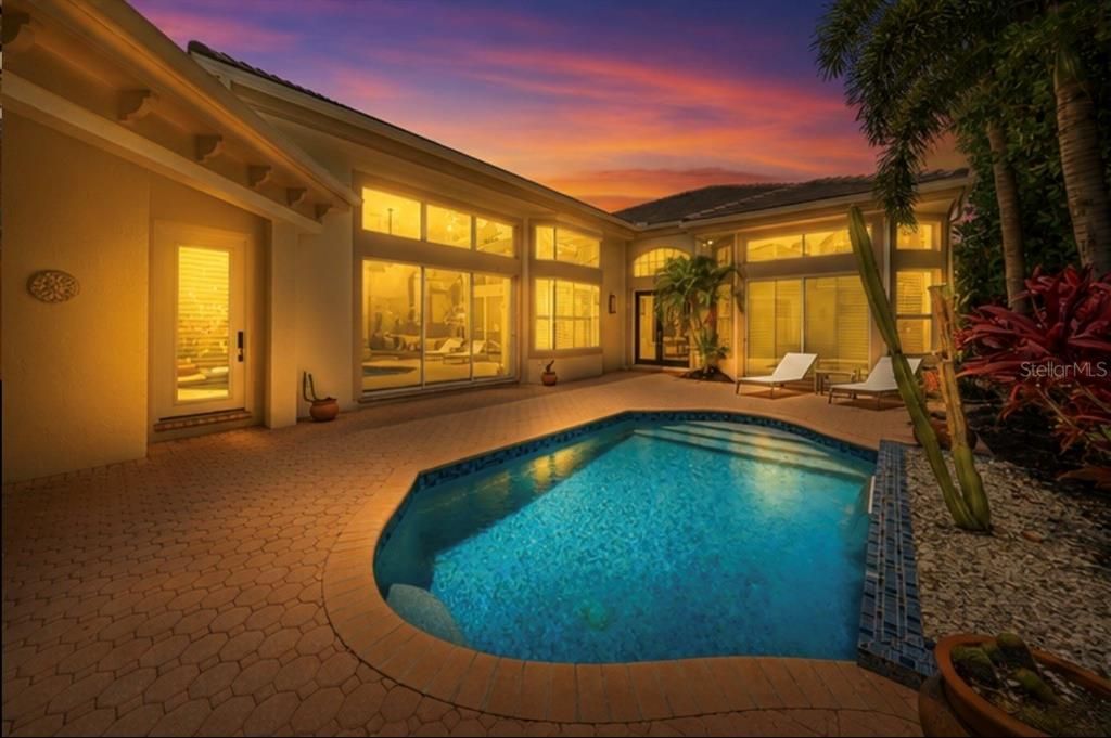 For Sale: $1,875,000 (3 beds, 3 baths, 2634 Square Feet)