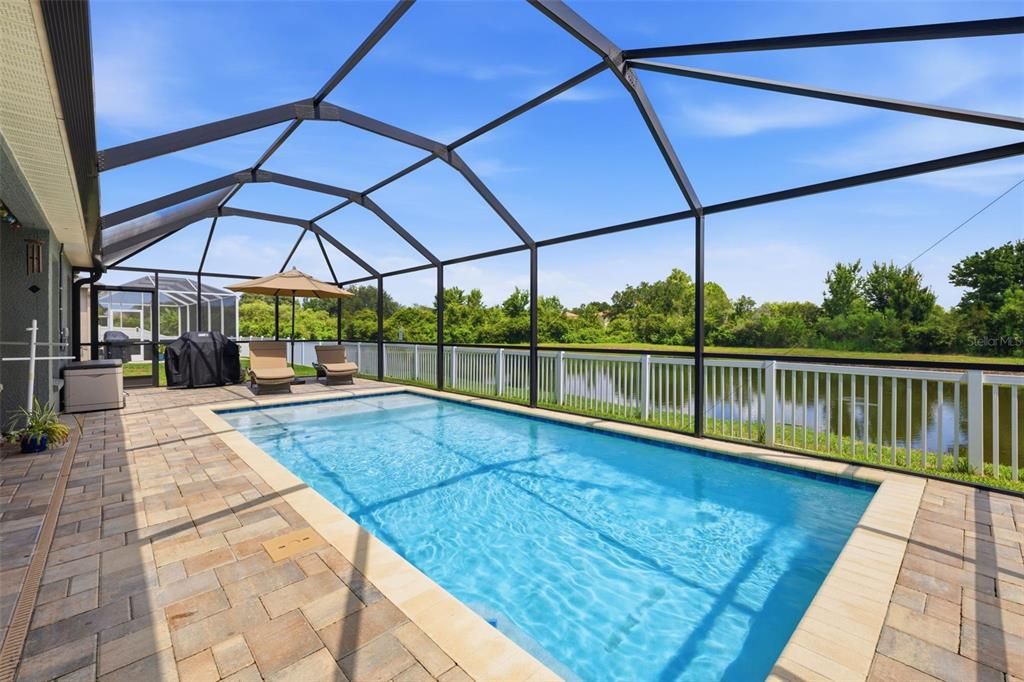 Activo con contrato: $389,999 (4 camas, 2 baños, 2080 Pies cuadrados)