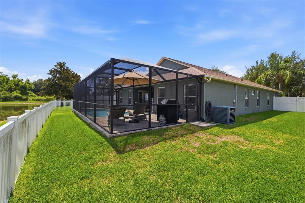 Activo con contrato: $389,999 (4 camas, 2 baños, 2080 Pies cuadrados)