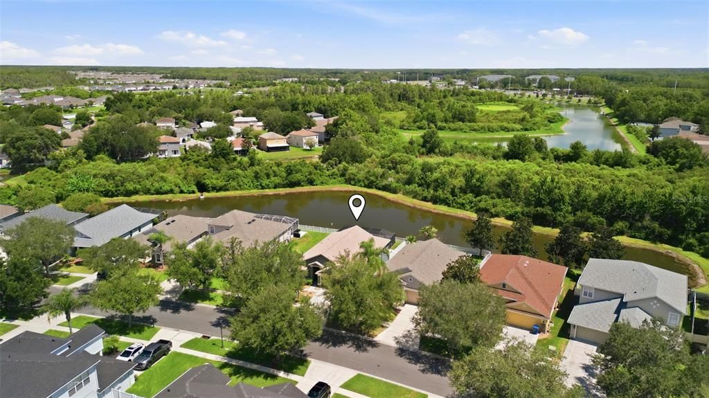 Activo con contrato: $389,999 (4 camas, 2 baños, 2080 Pies cuadrados)